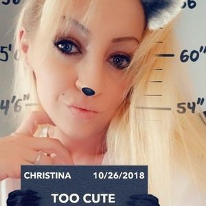 Meet your Posher, Christina